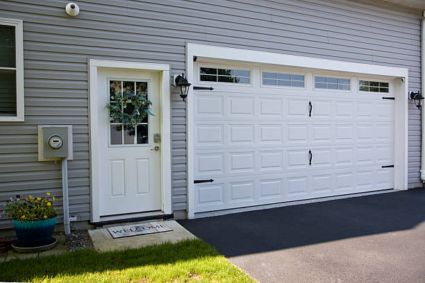 24/7 Emergency Garage Door Panel Replacement experts in Robinwood, MD